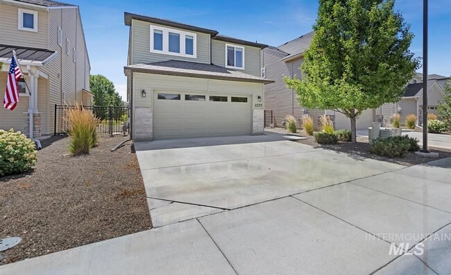 Building Photo - Stunning 4-Bedroom Home with Privacy & Low-Maintenance Living in Verado