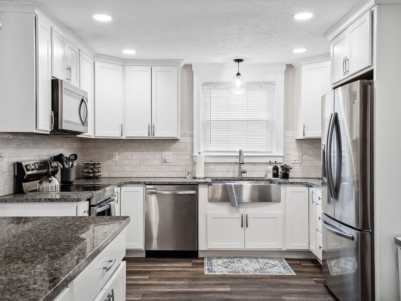 Building Photo - 1610 Cooper Foster Park Rd