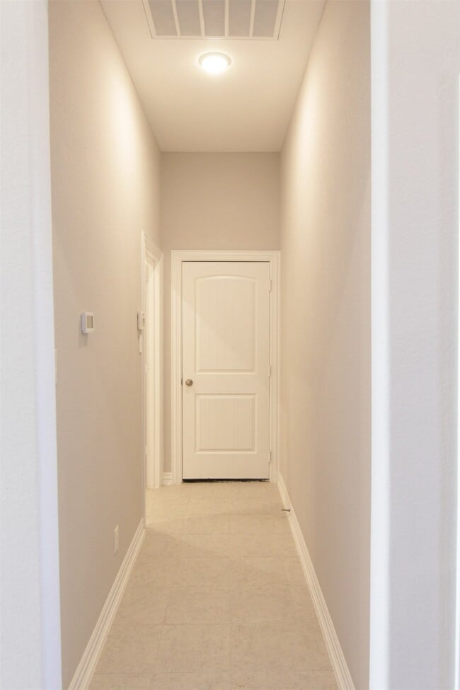 Building Photo - 31811 Dunham Lake Dr