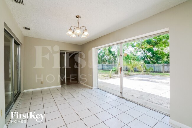 Building Photo - 1802 Ridgecrest St