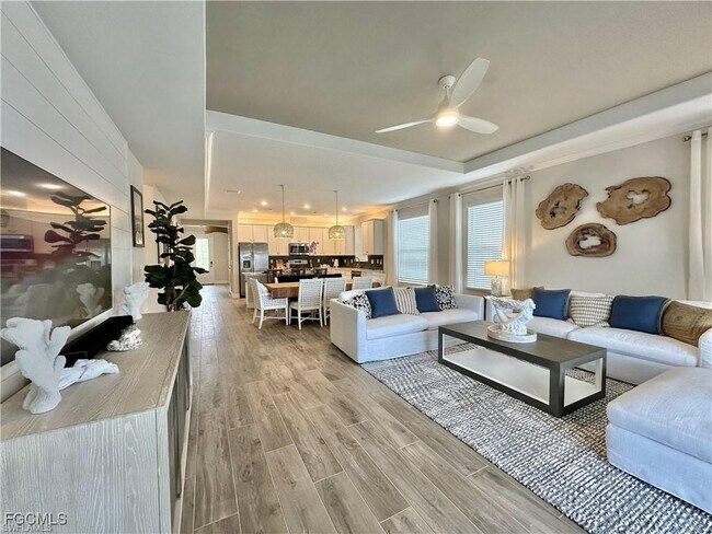 Building Photo - 42203 Hammock Ln