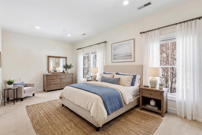 Building Photo - 36 Regency Pl