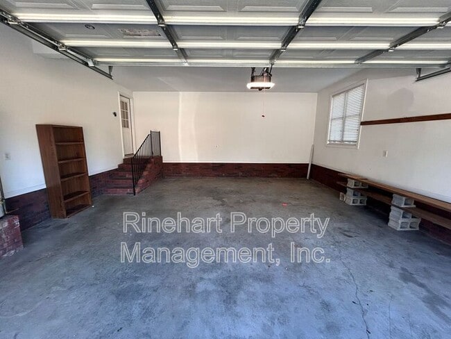 Building Photo - 1212 Auburndale Ln