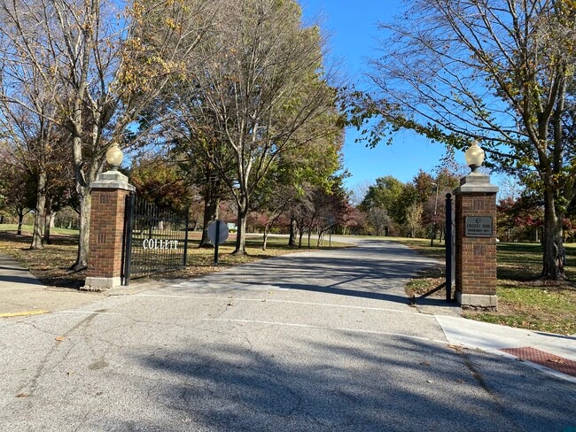 Building Photo - 1003 Maple Ave