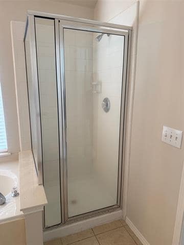 Building Photo - 2004 Golden Oak Dr