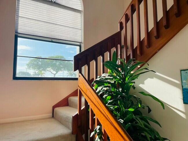 Building Photo - 10656 Tropic Palm Ave