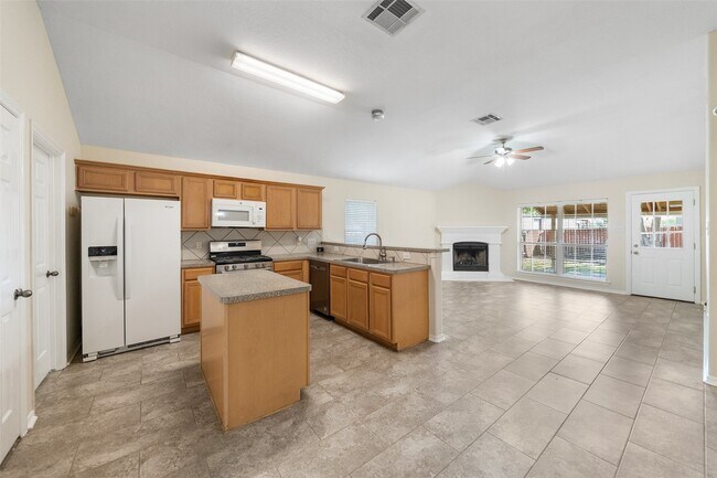 Building Photo - 273 Mesa View