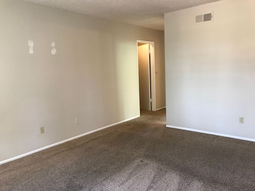 Building Photo - 4592 Benhurst Ave