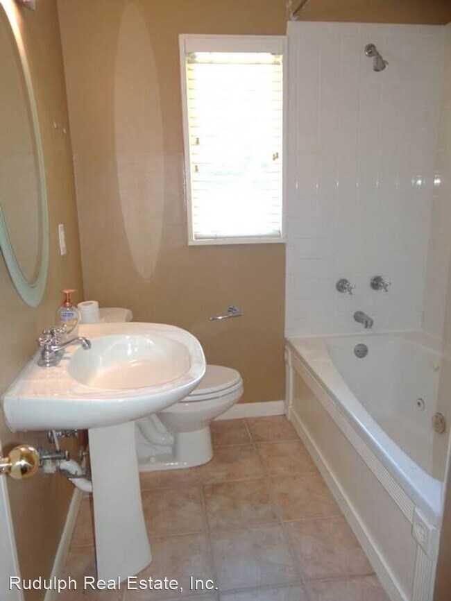 Building Photo - 2 br, 1.5 bath House - 925 56th Street So.
