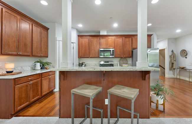 Building Photo - Spacious 5-Bedroom Retreat with Private Gr...
