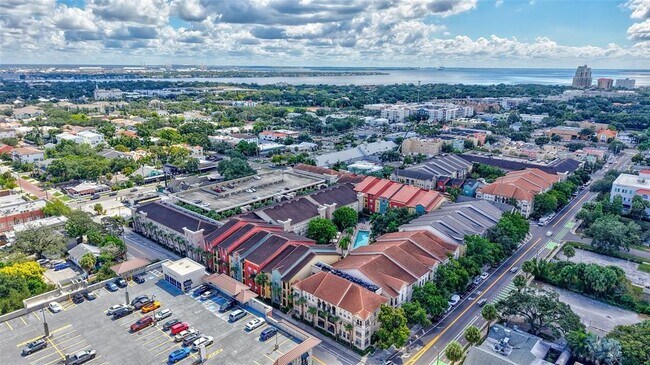 Building Photo - 410 S Armenia Ave