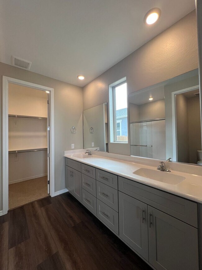 Building Photo - Brand New Home In Pronghorn Ranch!