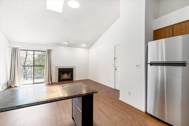 Building Photo - 2575 S Syracuse Way