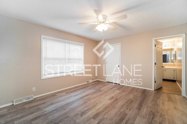 Building Photo - Charming 3 Bedroom in Whitehall!