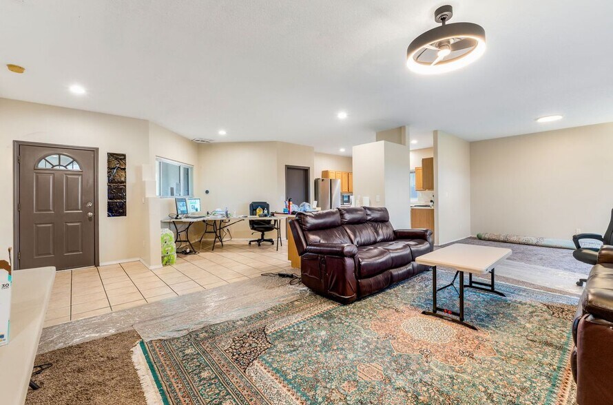 Building Photo - 1221 Paisano St NE