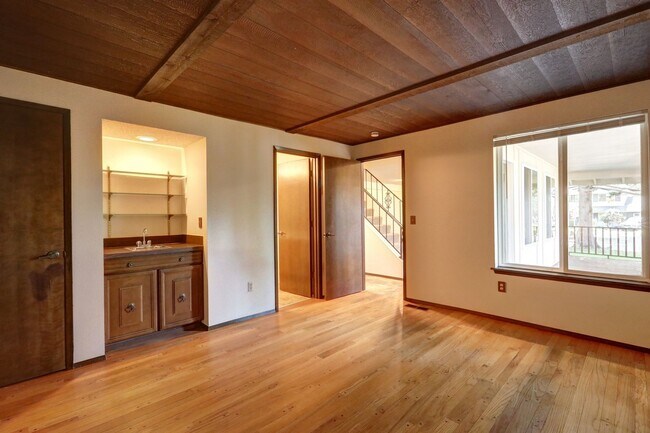 Building Photo - Beautiful View-Quiet Twin Lakes Neighborhood