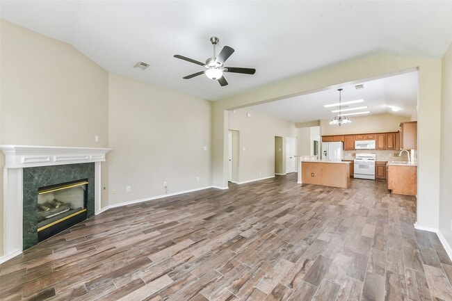 Building Photo - 9127 Willow Crossing Dr