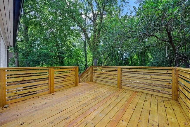 Building Photo - Move In by 5/1 & Save $500 OFF MAY Rent — Fully Renovated Gem!!!