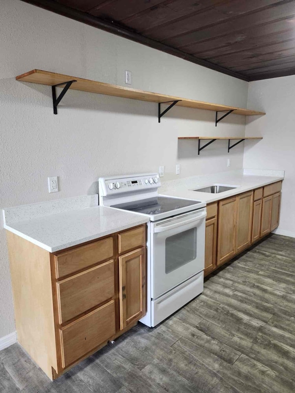 Building Photo - 1335 E Bay St