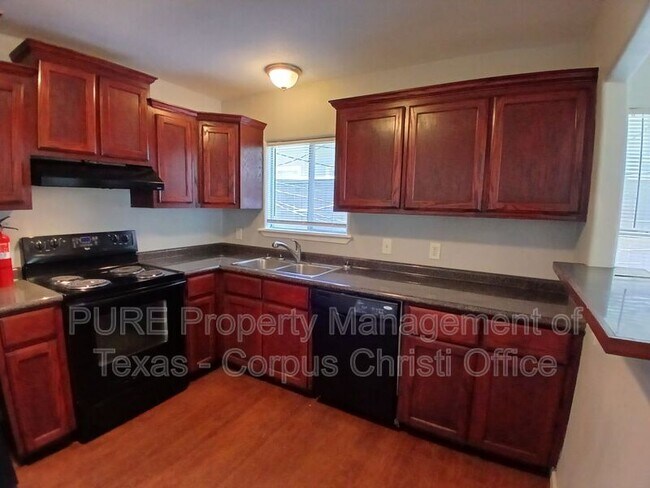 Building Photo - 901 Furman Ave