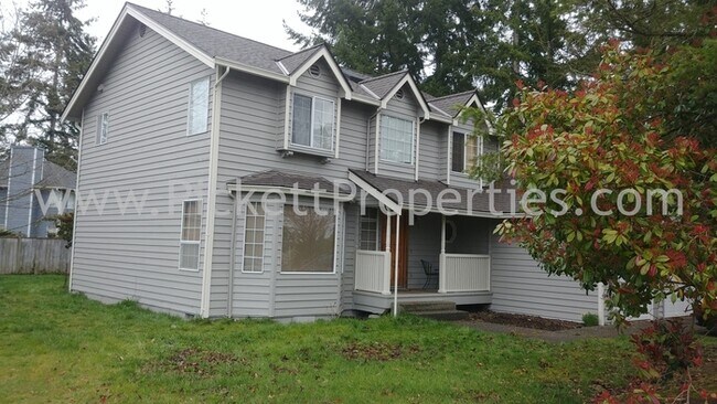 Primary Photo - Large 3 Bedroom Home in Great Ridgetop Loc...