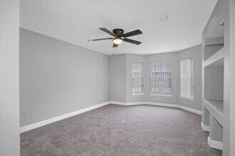 Building Photo - 8516 Island Breeze Ln