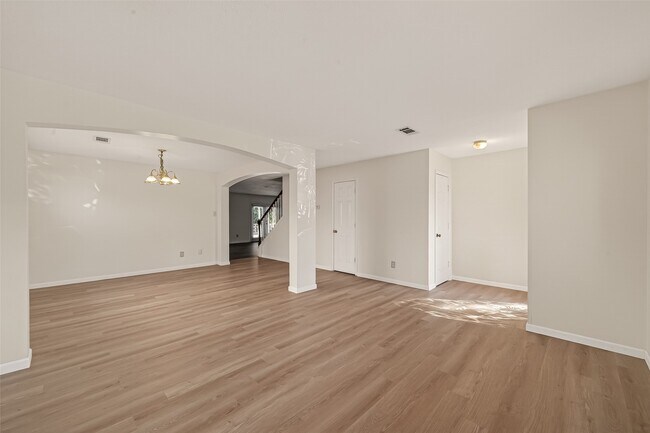 Building Photo - 15910 Clayton Bend Dr