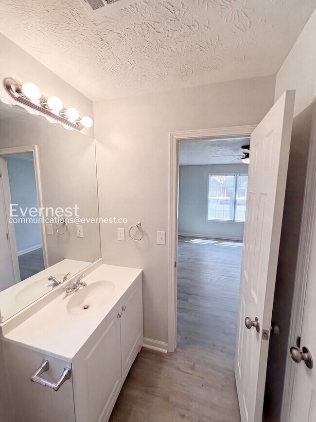 Building Photo - 1236 Claywill Cir