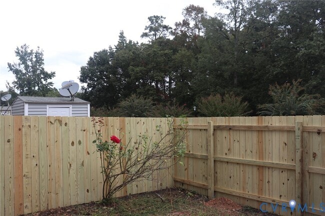 Building Photo - 8102 Clovertree Ct