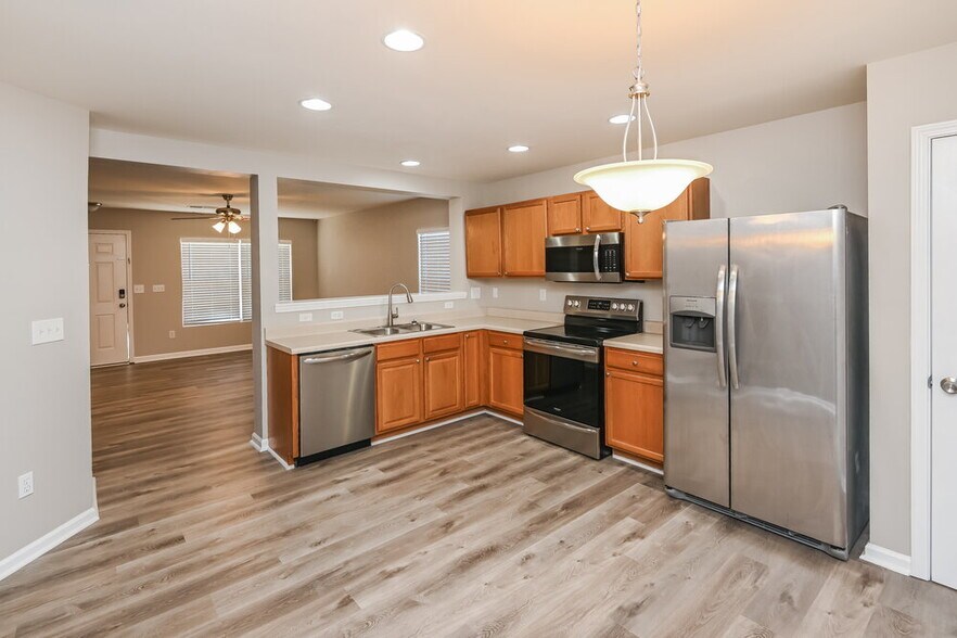 Building Photo - 10811 Carstairs St