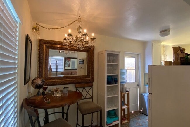 Building Photo - 1860 Diamond St