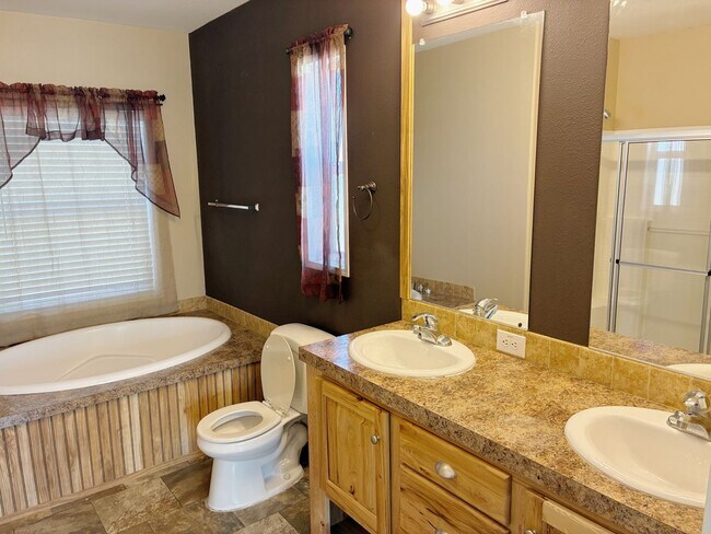 Building Photo - Beautiful 3 Bed, 2 Bath Home in Idaho Falls, Idaho!