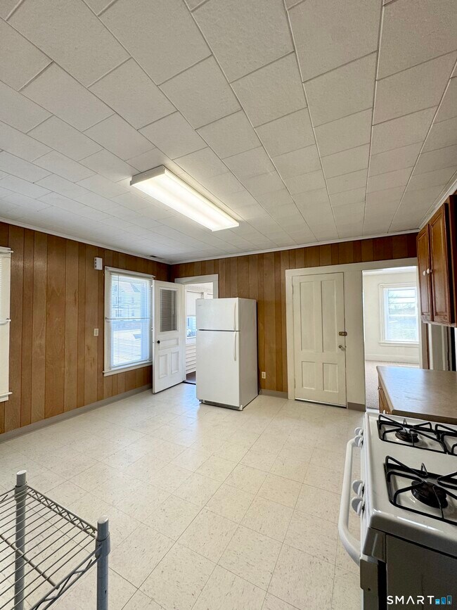 Building Photo - 254 Ward St