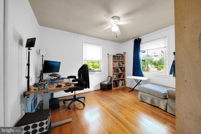 Building Photo - 10502 Glenhaven Dr