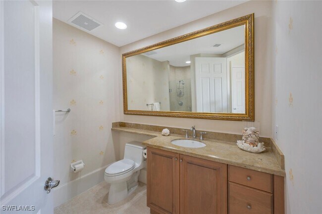 Building Photo - 2738 Tiburon Blvd E