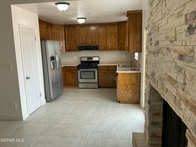 Building Photo - 335 Flynn Dr