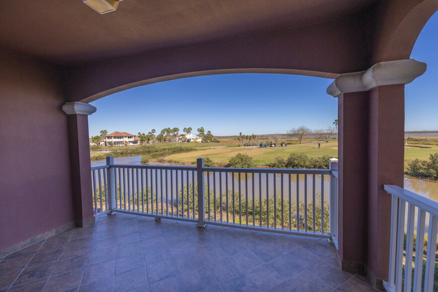 Building Photo - 9 Harbor Town