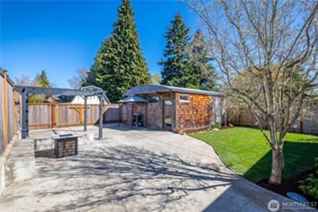 Building Photo - 5Bd/2Ba Seattle Home