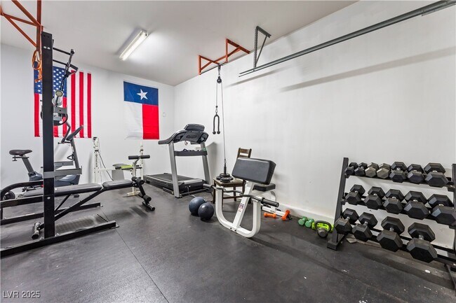 Building Photo - 1005 Windwalker Ave