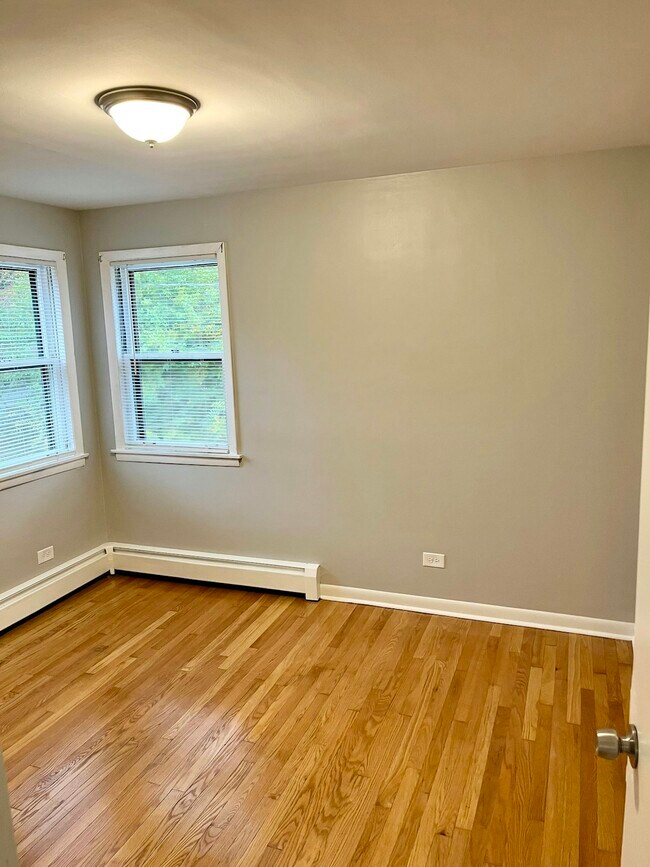 Building Photo - 9212 S Kedzie Ave