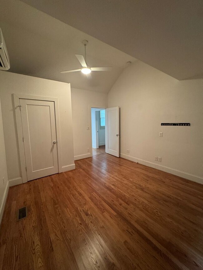 Building Photo - Gorgeous 2BR/2BA Home in Downtown Raleigh