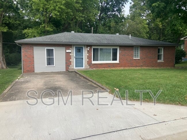 Building Photo - 315 N Cedar St
