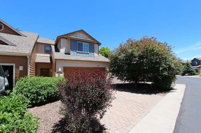 Building Photo - 3BR/2.5BA Townhome in Bellemont | Fenced Yard + 2-Car Garage