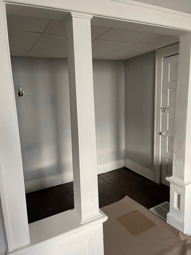 Building Photo - 916 3rd St SW