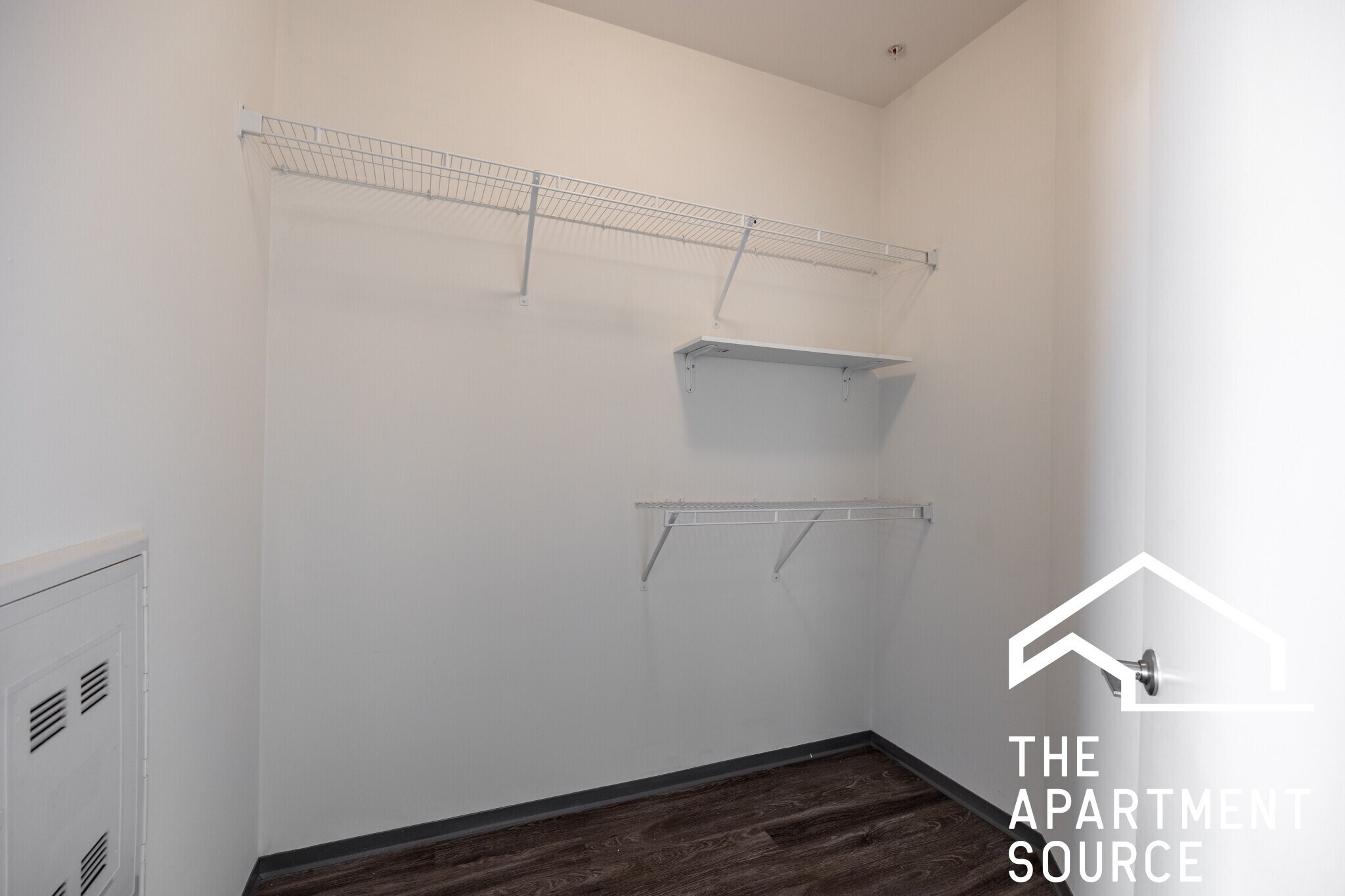 Building Photo - 2340 N California Ave