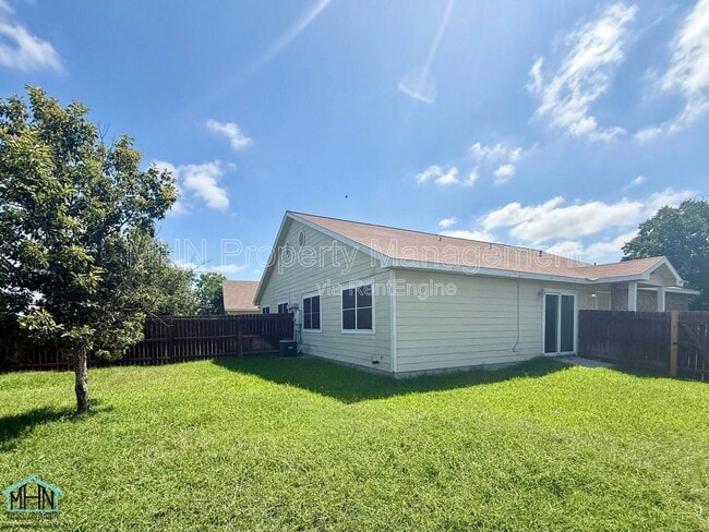 Building Photo - 5603 Lakebend W Dr