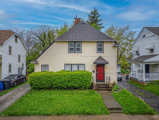 Building Photo - Single Family Home
