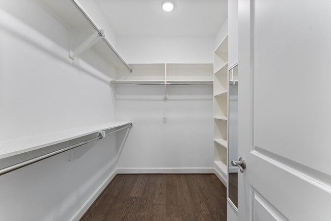 Building Photo - 114 Magnolia Green St