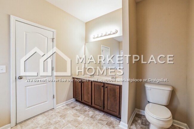 Building Photo - 405 Peppermint Dr