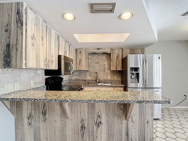 Building Photo - 813 Ormond St